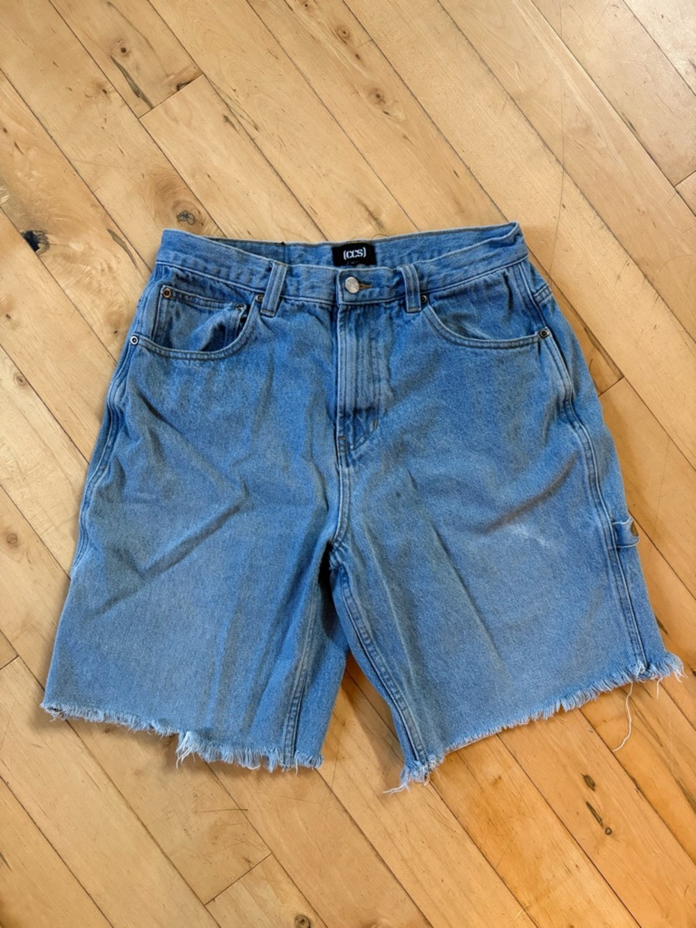 CCS SKATE SHOP Blue Denim Jorts Jean Shorts 5 Pockets Raw Hem Tool Loop Size 31